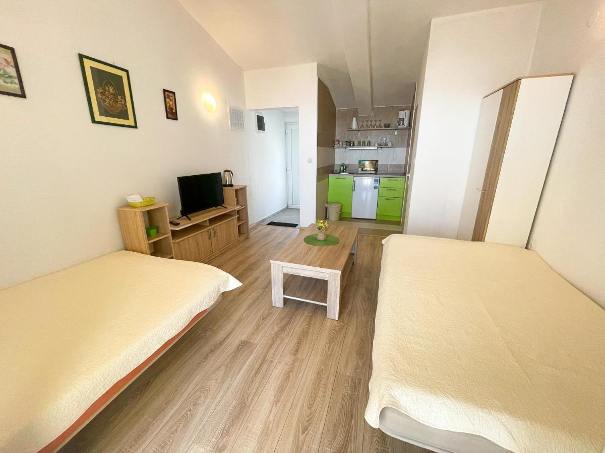 Apartmani Milan 茨里克韦尼察 外观 照片