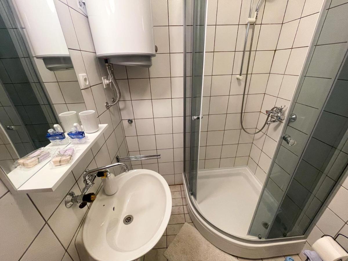 Apartmani Milan 茨里克韦尼察 外观 照片