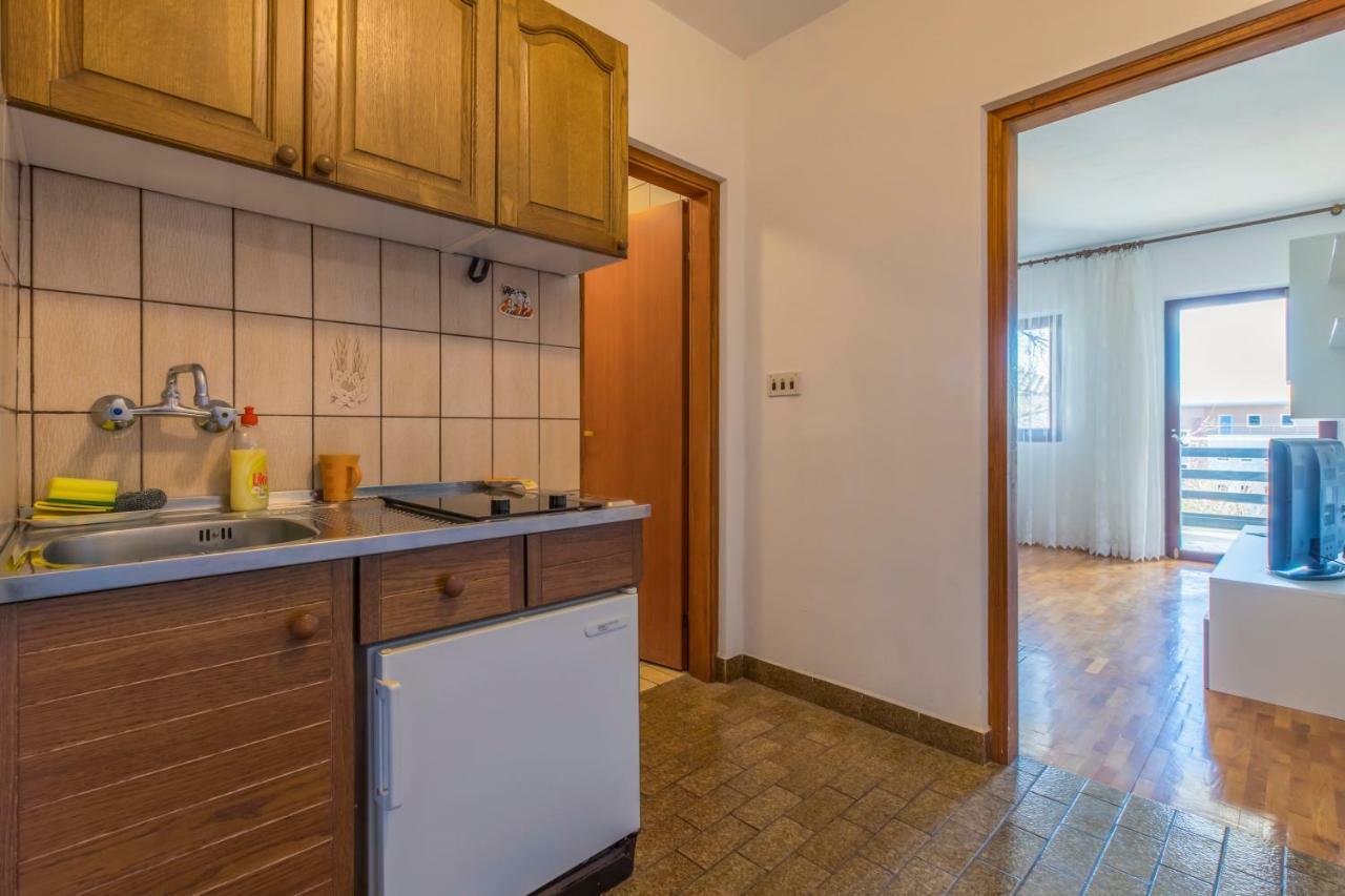 Apartmani Milan 茨里克韦尼察 外观 照片