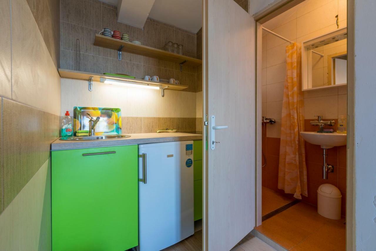 Apartmani Milan 茨里克韦尼察 外观 照片